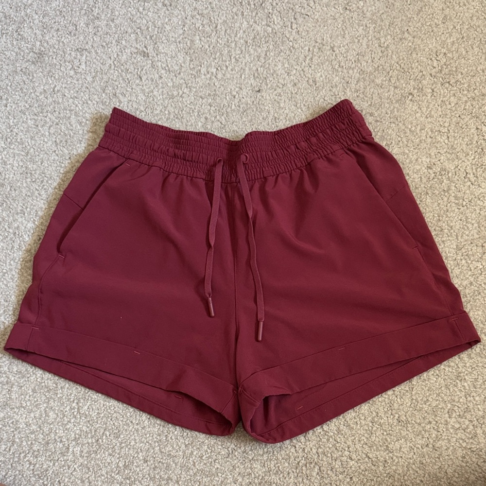 Lululemon Athletica cuffed shorts